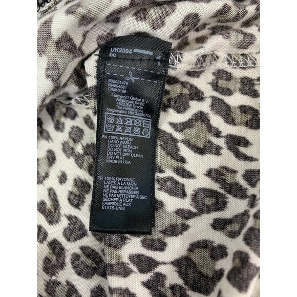 Forever 21 Women's Lightweight Cheetah Print Top - Picture 4 of 7